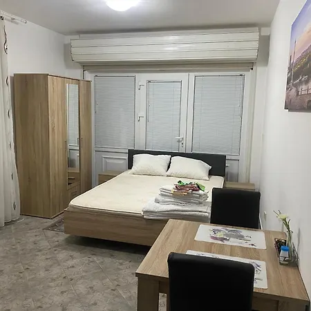 Проживание в семье Jajinci